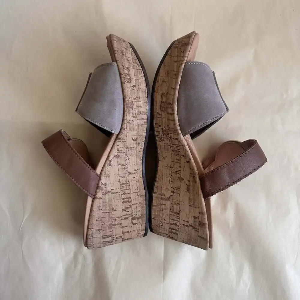 NWOT Naot Breezy Platform Wedge Sandal 7-7.5 (sz 38) Taupe Brown Leather Gold